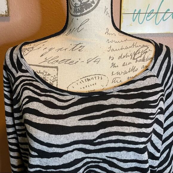 Ya Los Angeles zebra print top - Picture 2 of 6